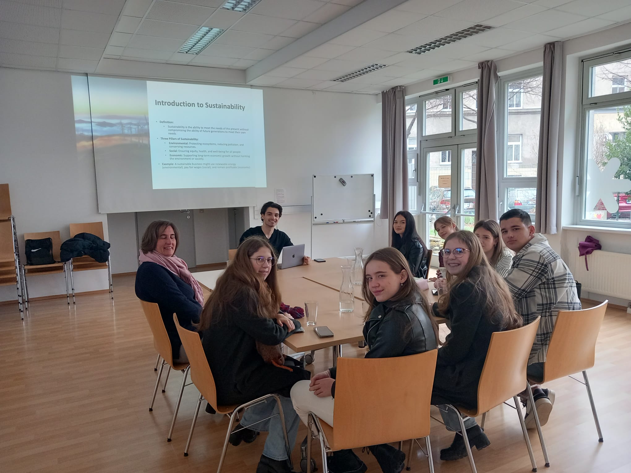 Professional training with digital tools